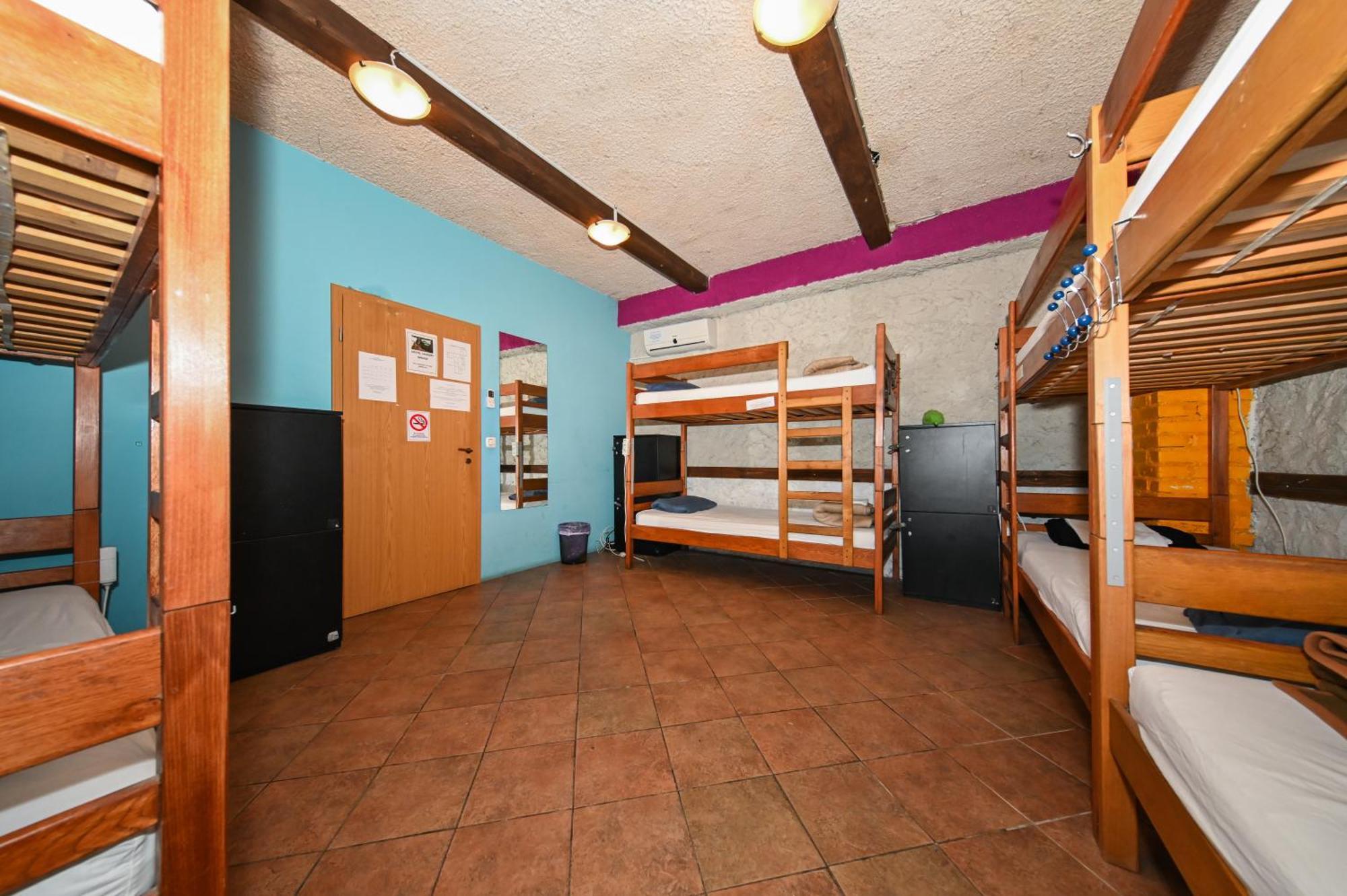 Bett im gemischten Schlafsaal mit 8 Betten