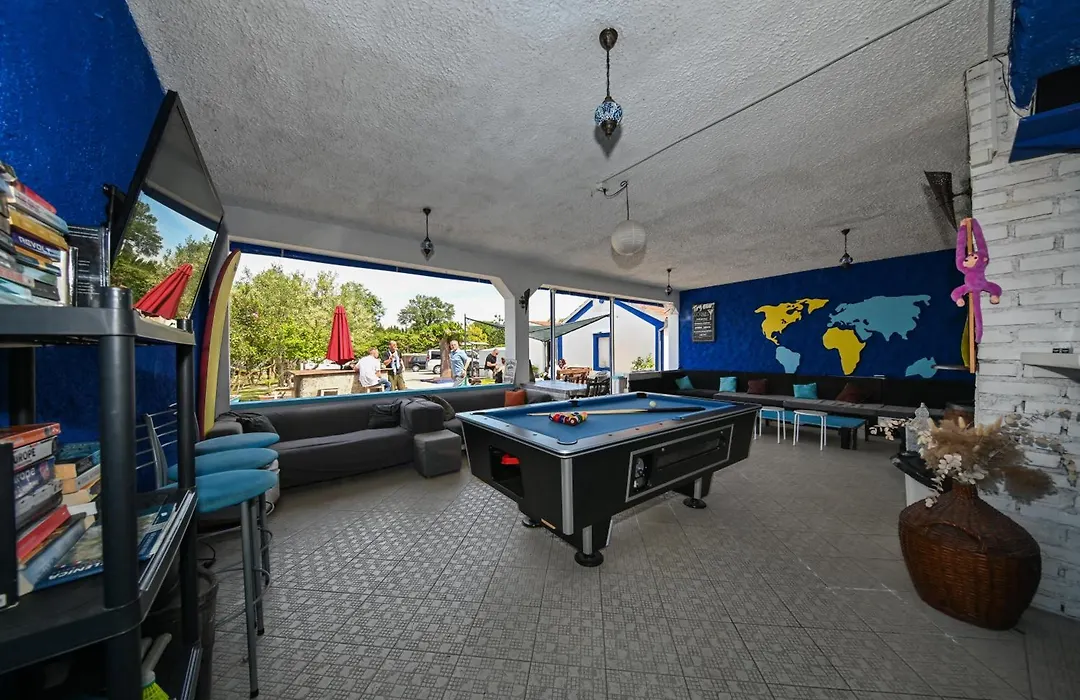 The Lazy Monkey Hostel & Apartments-1